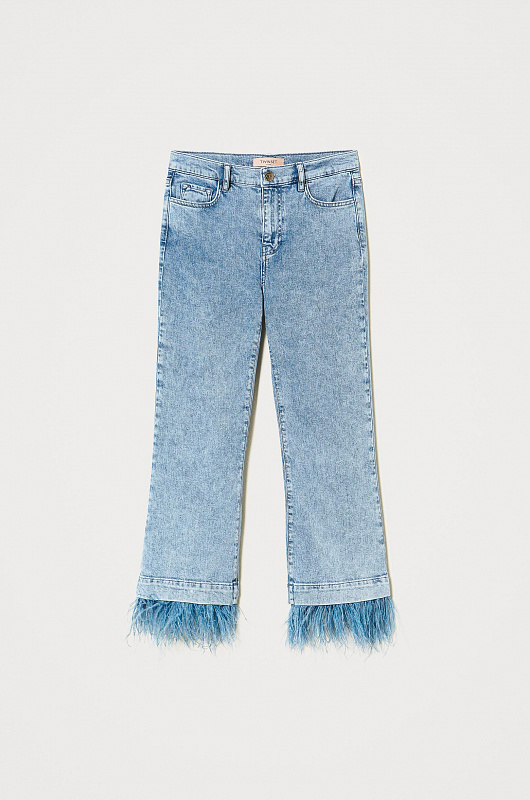 Расклешенные джинсы с перьями