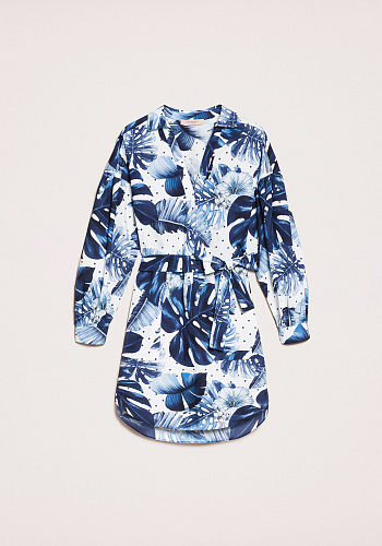 Платье-рубашка из хлопка с принтом тропических листьев.