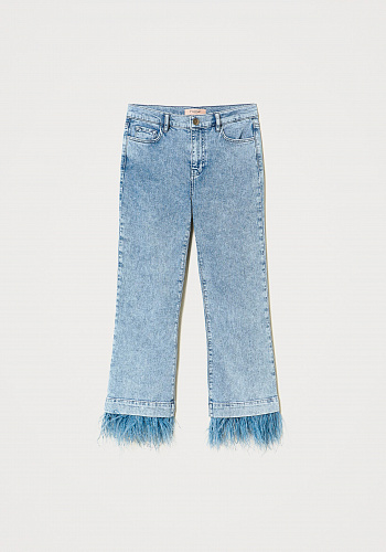 Расклешенные джинсы с перьями